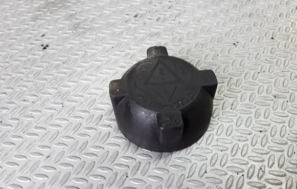 Volkswagen I LT Coolant expansion tank/reservoir cap 171121321D