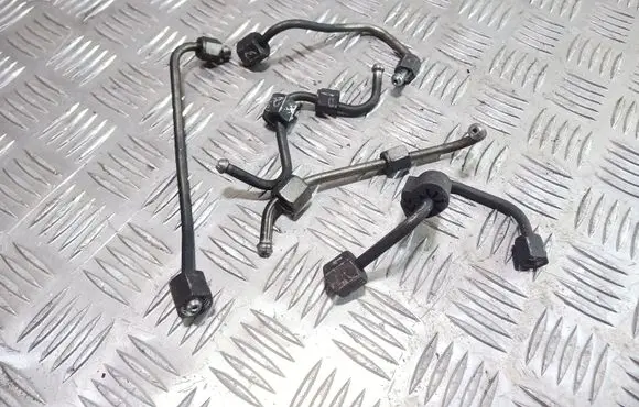 Opel Astra J Fuel injector supply line/pipe 