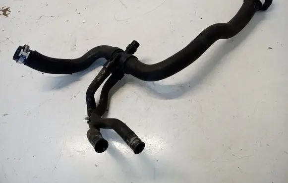 Peugeot 3008 II Engine coolant pipe/hose