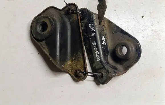 Suzuki SX4 S-Cross Radiator mount bracket 32189489