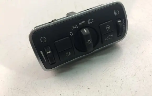 Volvo V70 Light switch 30739456