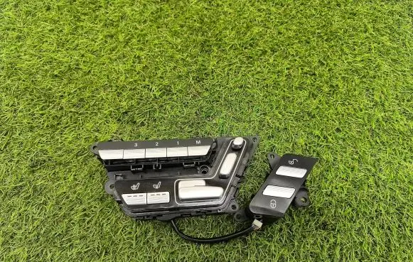Mercedes-Benz S W221 Seat control switch A2218707751 3359240201
