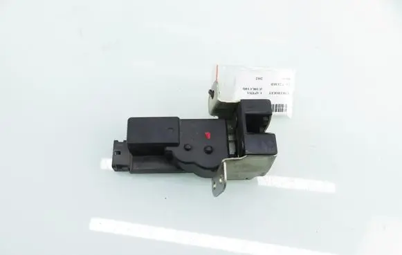 Chevrolet Captiva Tailgate window lock/catch/latch 