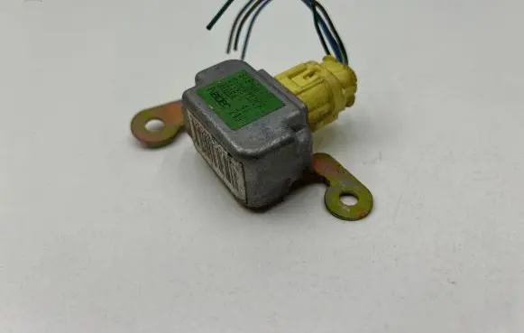 Mazda Premacy Airbag deployment crash/impact sensor C100577D0B