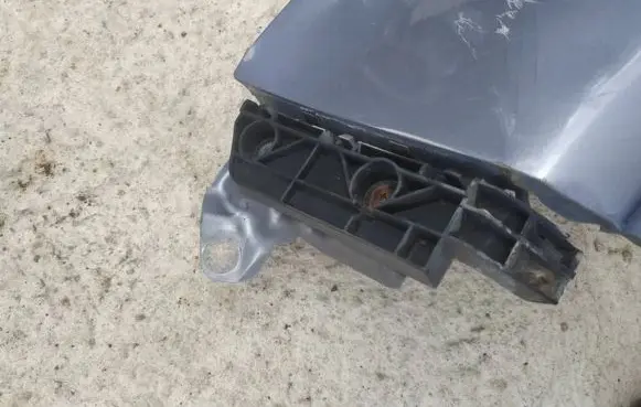 Honda CR-V Front bumper mounting bracket