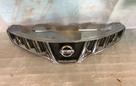 Nissan Murano Z51 Front bumper upper radiator grill 623101AT0C