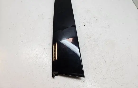 Front door glass trim molding