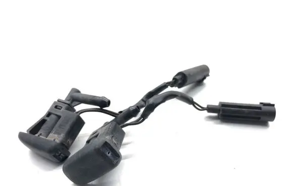 BMW 1 E81 E87 Windshield washer spray nozzle 7110851