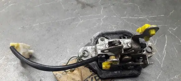 Nissan King Cab Tailgate/trunk/boot lock/catch/latch zamekklapy