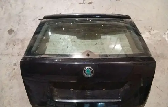 Tailgate/trunk/boot lid