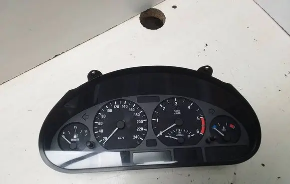 BMW 3 E46 Speedometer (instrument cluster) 1031098105
