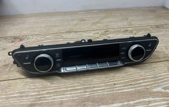 Audi A4 S4 B9 Climate control unit 8W0820043AP