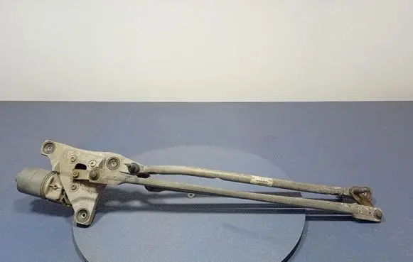 Front wiper linkage and motor