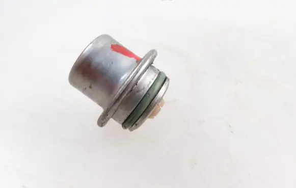 Mercedes-Benz CLK A208 C208 Fuel pressure regulator A1110780392