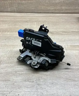 Skoda Octavia Mk2 (1Z) Rear door lock 7L0839015D LEFTSIDE