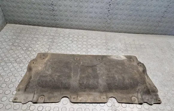 BMW 3 G20 G21 Engine splash shield/under tray 7447194