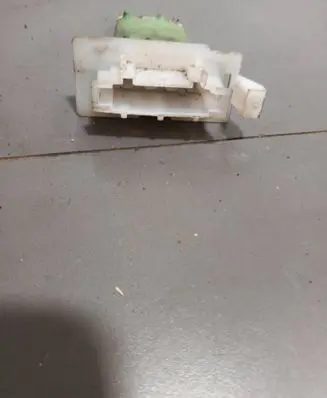 Volkswagen Jetta V Heater blower motor/fan resistor 1K0959263S
