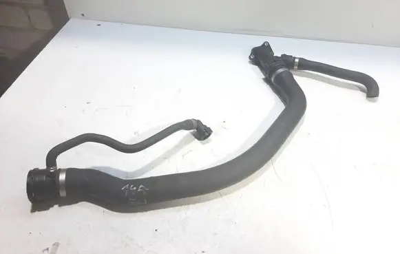 Engine coolant pipe/hose