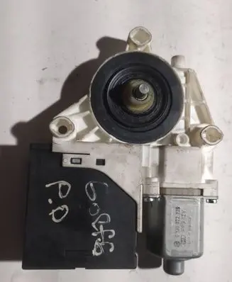 Volkswagen PASSAT B6 Front door window regulator motor 3C0959792
