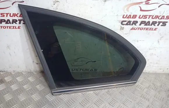 Chevrolet Captiva Rear side window 96622512