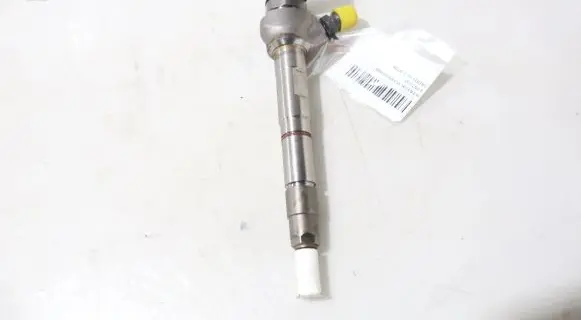 Volkswagen Caddy Fuel injector 0445110835