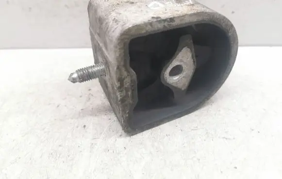 Mercedes-Benz A W168 Engine mount bracket