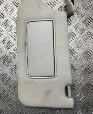 Infiniti M30 Sun visor 