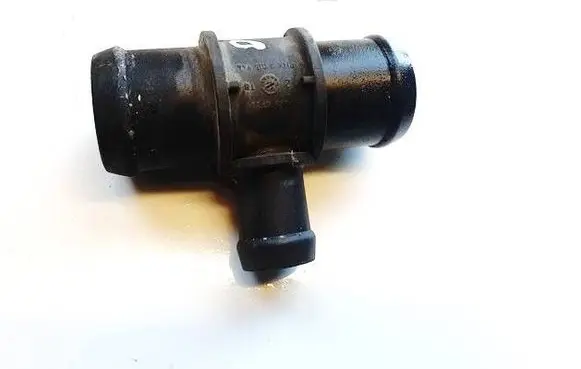 Engine coolant pipe/hose