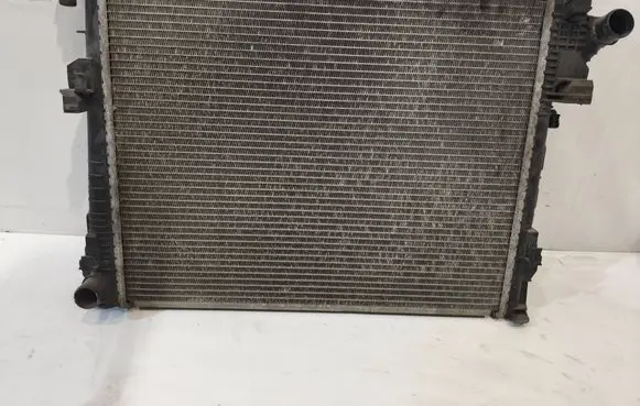 Opel Vivaro Coolant radiator