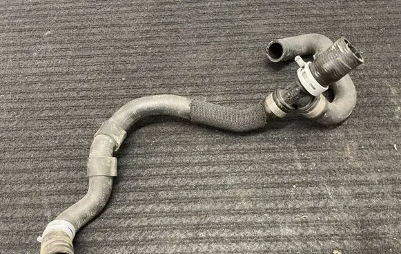 Audi Q3 F3 Engine coolant pipe/hose 5C0121087D