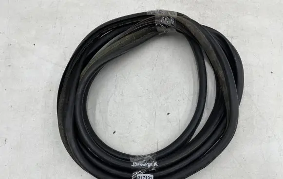 Mercedes-Benz E W210 Seal rubber (tailgate) 