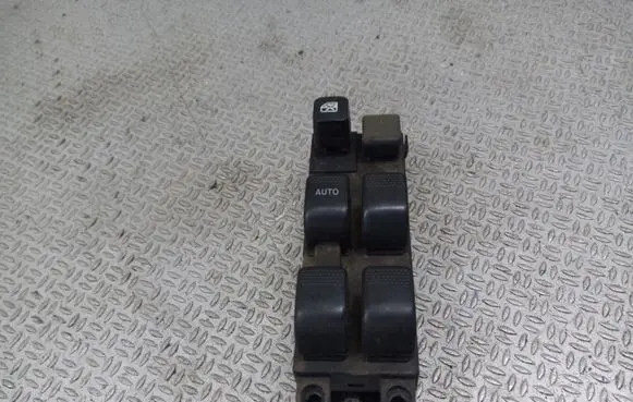 Subaru Legacy Electric window control switch 83071AE020