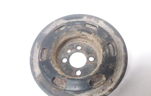 Audi A4 S4 B5 8D Crankshaft pulley 058105251