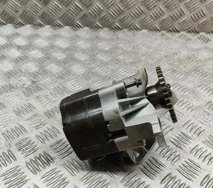 Mercedes-Benz GLE W167 Oil pump A2561801900