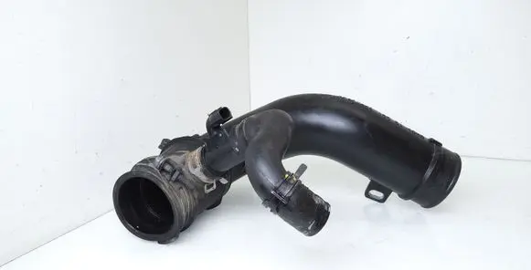 Mazda CX-5 Intercooler hose/pipe SH0113231 SH0113225