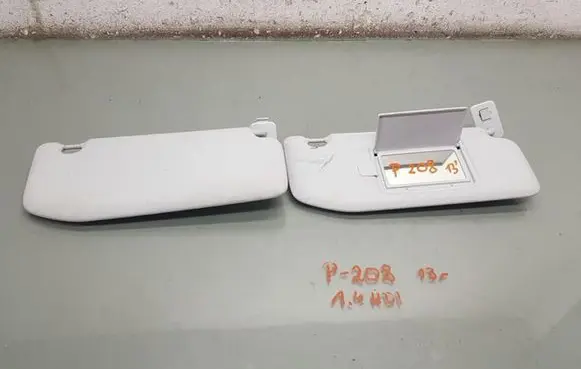 Peugeot 208 Sun visor