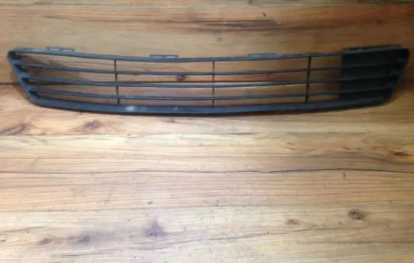 Ford Fiesta Front bumper lower grill 2s61a01920a 2s61-a01920-a