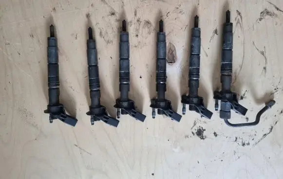 Mercedes-Benz E W212 Fuel injector A6420701187
