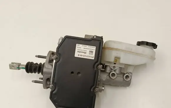 Tesla Model S Master brake cylinder 103712300B 0165133 0204N00015