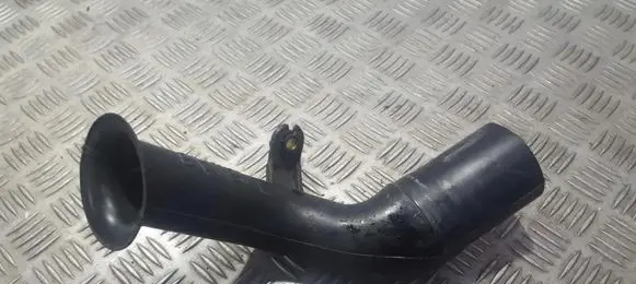 Nissan Primera Air intake hose/pipe au602