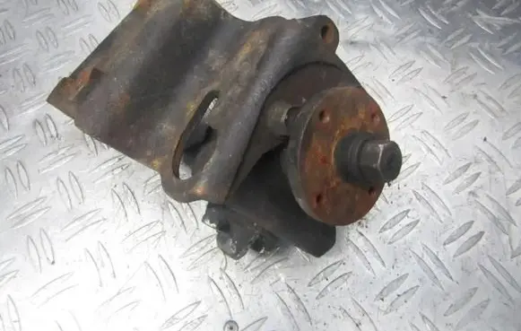 Mazda 626 Power steering pump G21132600A