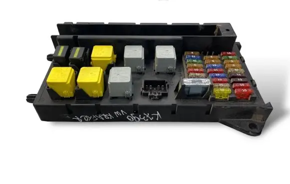 Volkswagen Crafter Fuse module 9065450201 501R11F00 ZGS002Q001