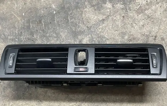 BMW 1 F20 F21 Dash center air vent grill 9207116