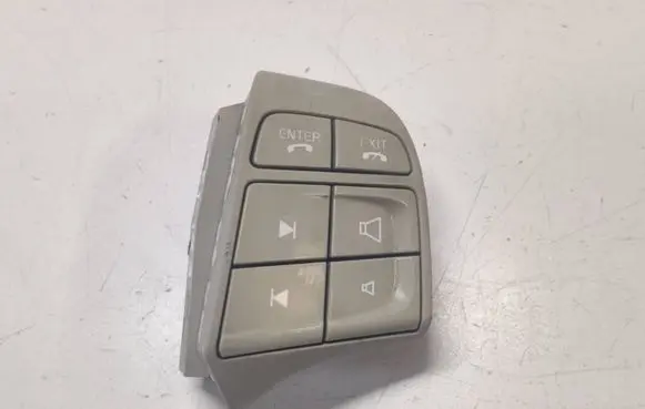 Volvo XC70 Steering wheel buttons/switches 30768063