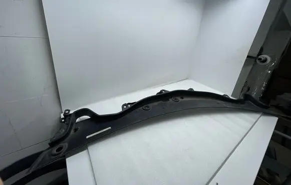 Tesla Model X Wiper trim 103624500E