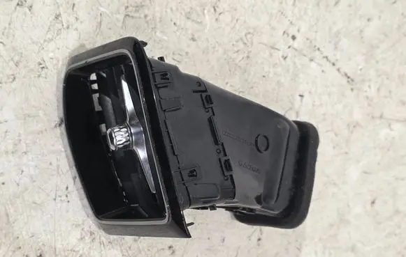 Dashboard side air vent grill/cover trim
