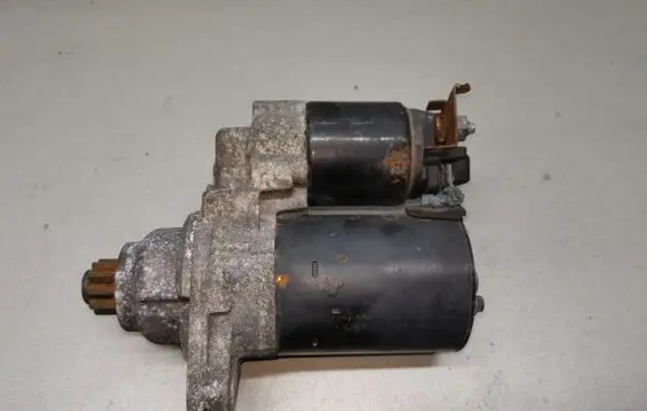 Skoda Fabia Mk1 (6Y) Starter motor 0001120400