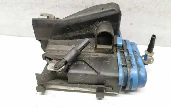 Audi A6 S6 C4 4A Rear door lock 4AL185