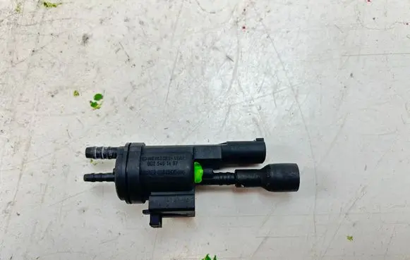 Mercedes-Benz C W203 Valve vacuum 0025401497