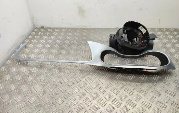 Chrysler Pacifica Dashboard trim 5091149 5RL24TRMAD 5RV70TRMAE